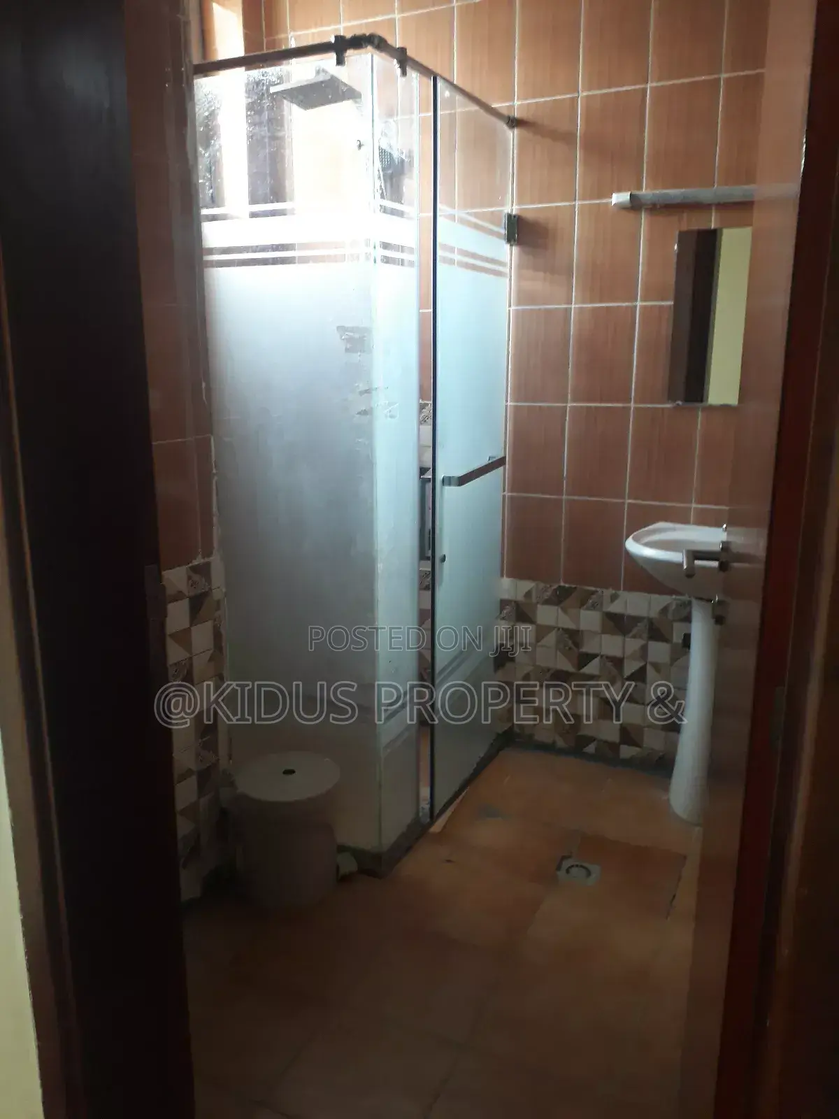 Furnished 2bdrm Apartment in Varenero, Nifas Silk-Lafto for rent