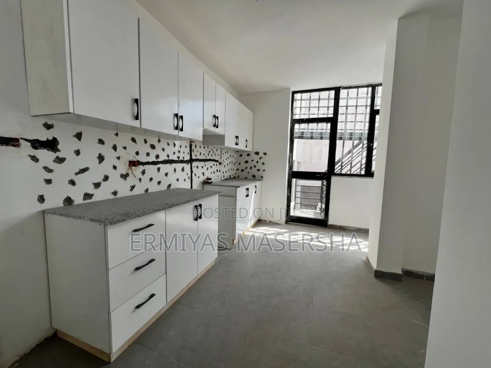 Furnished 3bdrm Apartment in Yeka for sale
