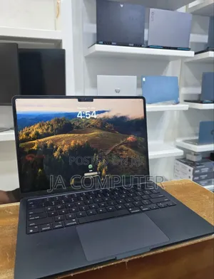 New Laptop Apple MacBook Air 2022 M2 8GB Apple M2 SSD 256GB