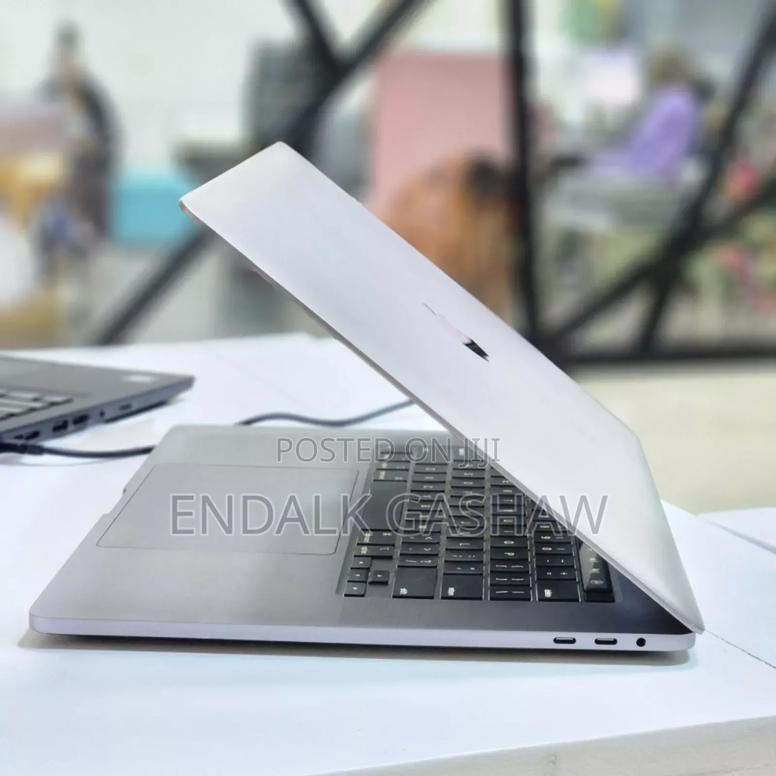 New Laptop Apple MacBook 2019 32GB Intel Core I9 SSD 1T