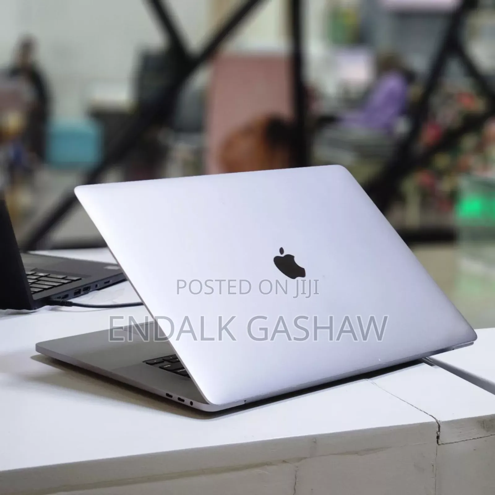 New Laptop Apple MacBook 2019 32GB Intel Core I9 SSD 1T