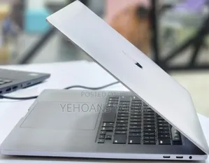 Photo - New Laptop Apple MacBook Pro 2019 32GB Intel Core I9 SSD 1T