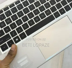 Photo - New Laptop HP Spectre 16GB Intel Core I7 SSD 512GB