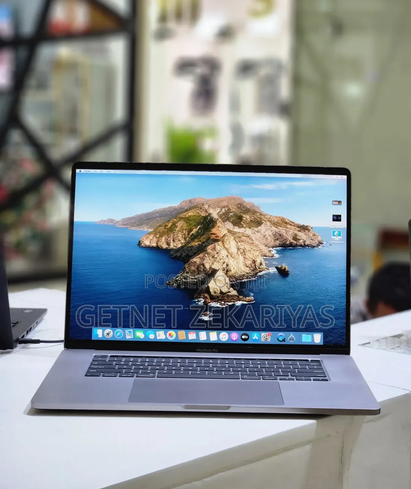 New Laptop Apple MacBook Pro 2019 32GB Intel Core I9 SSD 1T