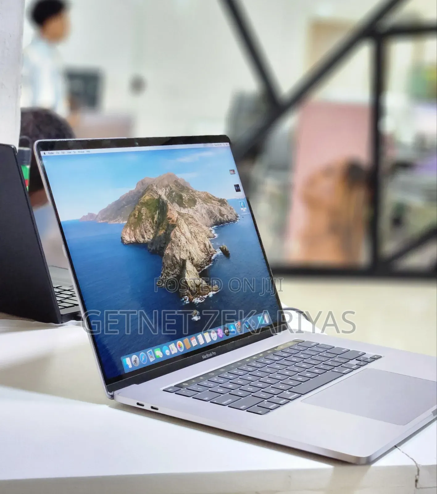 New Laptop Apple MacBook Pro 2019 32GB Intel Core I9 SSD 1T