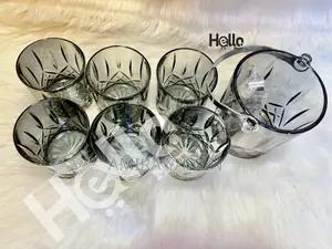 የበረዶና የብርጭቆ ሙሉ ሴት