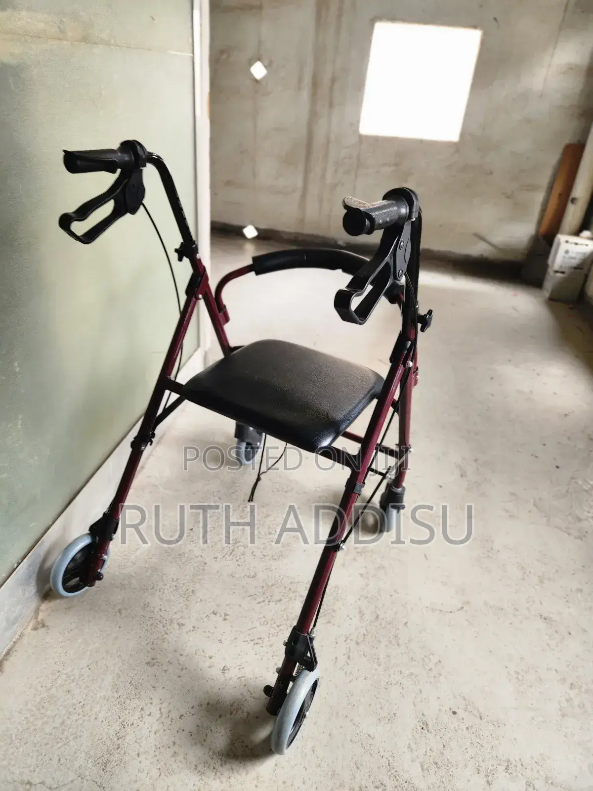 Walker Physiotherapy Walker靠在foldable Walker可是bold Walker