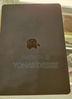 Photo - New Laptop Apple MacBook Air 2022 M2 8GB Intel Core I7 SSD 256GB