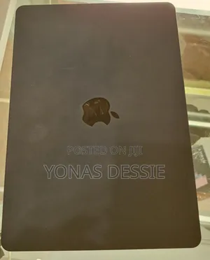 New Laptop Apple MacBook Air 2022 M2 8GB Intel Core I7 SSD 256GB