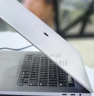 New Laptop Apple MacBook Pro 2019 32GB Intel Core I9 SSD 1T