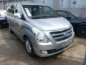 Photo - Hyundai Starex 2016 Silver