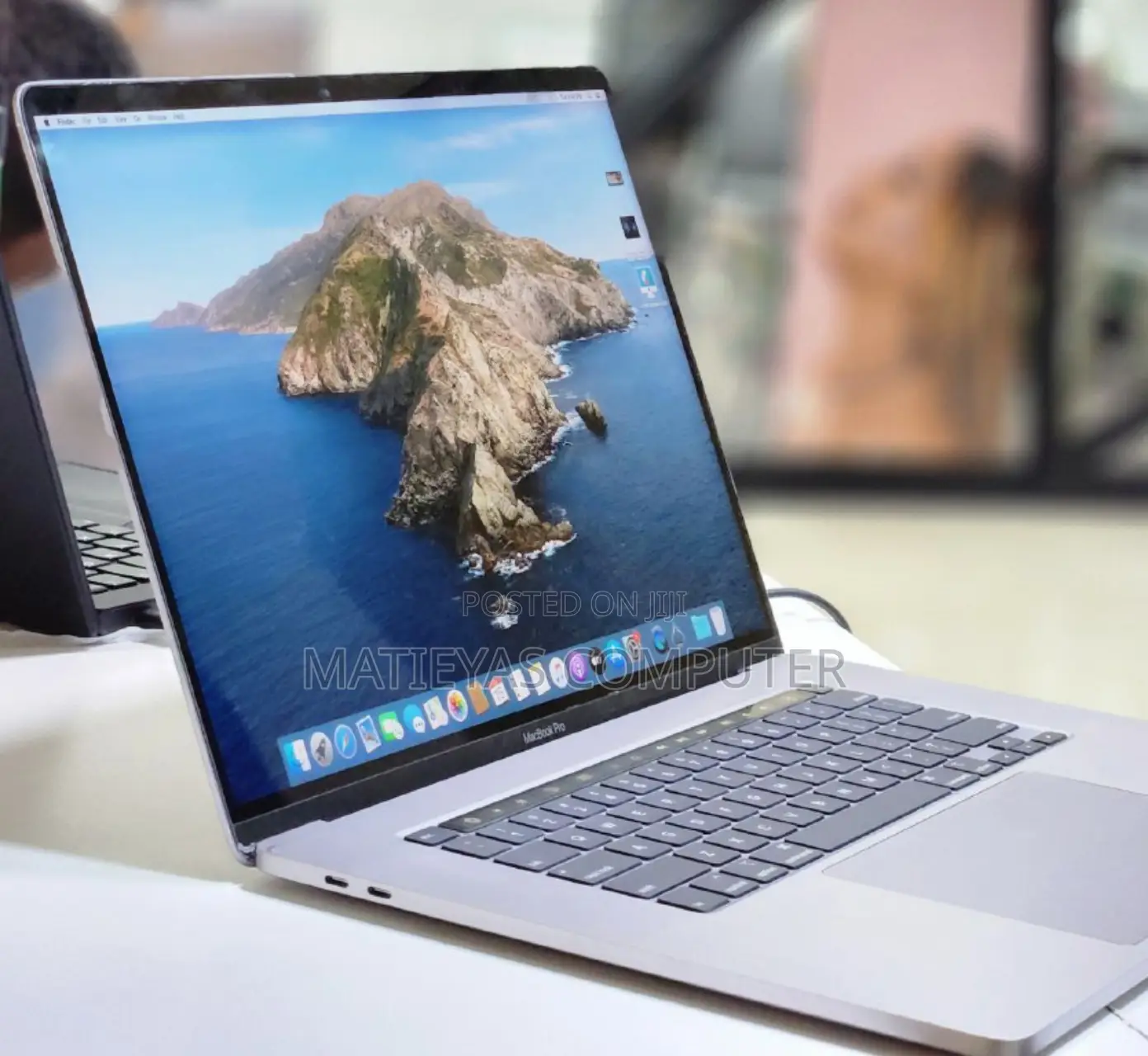 New Laptop Apple MacBook Pro 2019 32GB Intel Core I9 SSD 1T