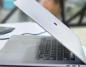 New Laptop Apple MacBook Pro 2019 32GB Intel Core I9 SSD 1T