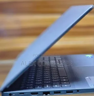 New Laptop Dell Vostro 15 3000 8GB Intel Core I5 SSD 512GB