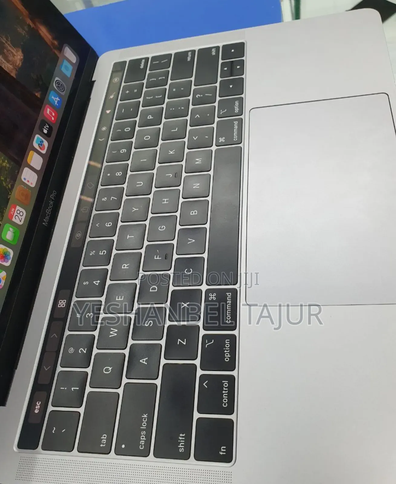 New Laptop Apple MacBook Pro 2019 8GB Intel Core I5 SSD 256GB
