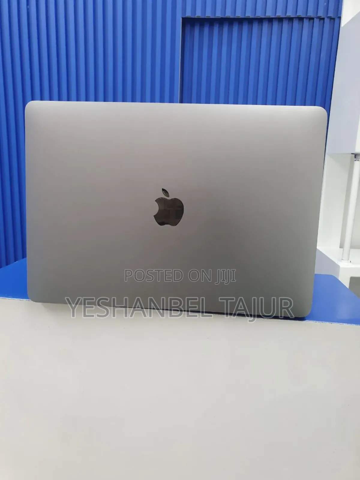 New Laptop Apple MacBook Pro 2019 8GB Intel Core I5 SSD 256GB