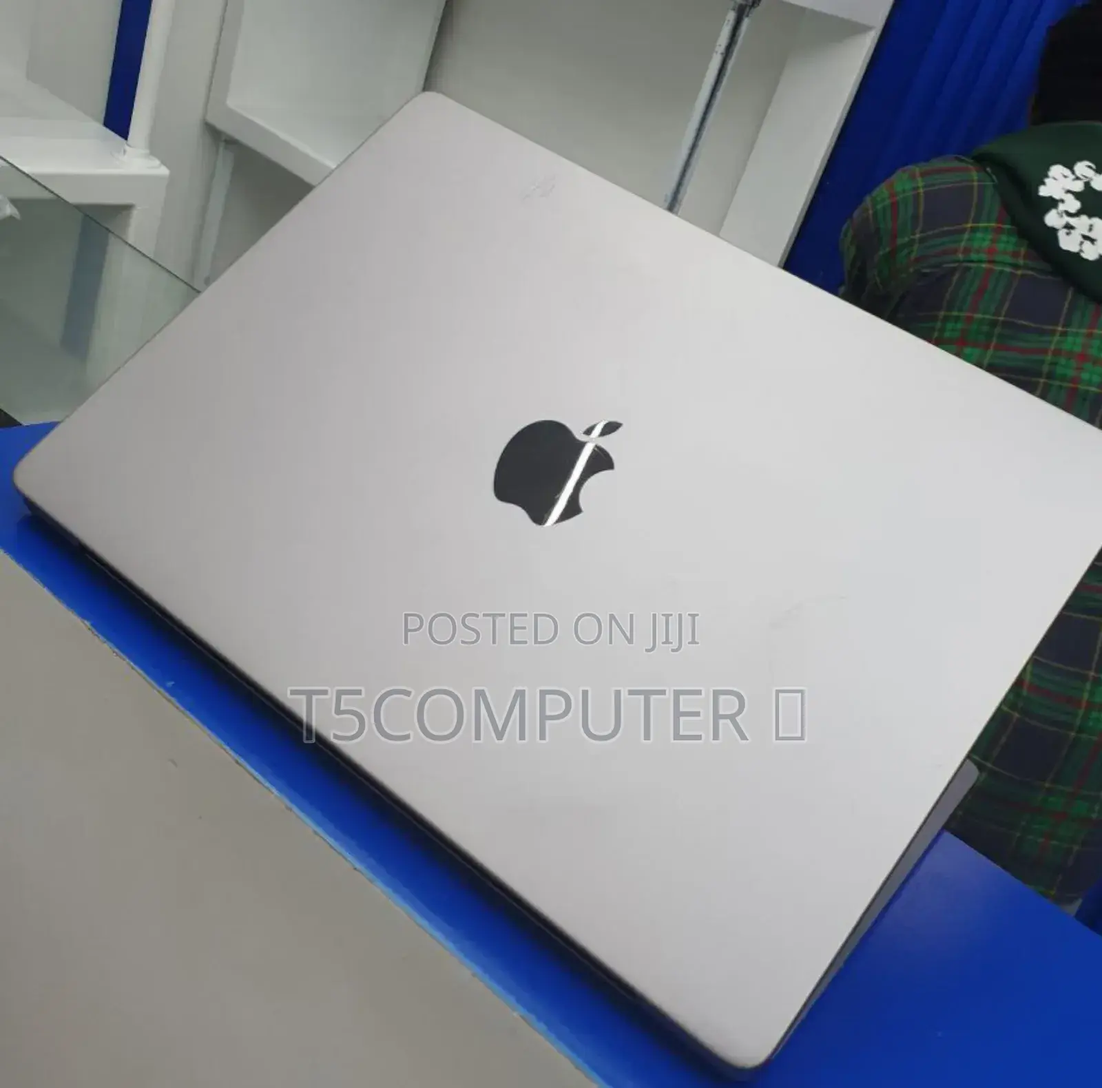 New Laptop Apple MacBook Pro 2021 M1 32GB Apple M1 Pro SSD 512GB