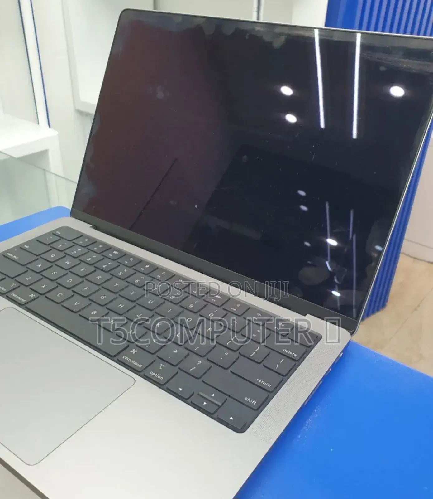 New Laptop Apple MacBook Pro 2021 M1 32GB Apple M1 Pro SSD 2T