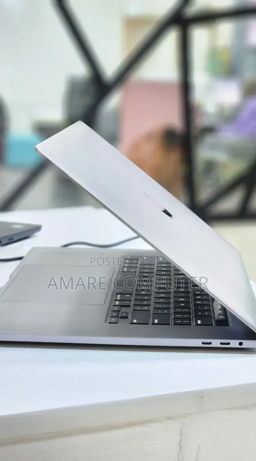 New Laptop Apple MacBook Pro 2019 32GB Intel Core I9 SSD 1T