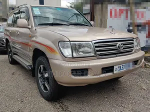 Toyota Land Cruiser 2005 Gold
