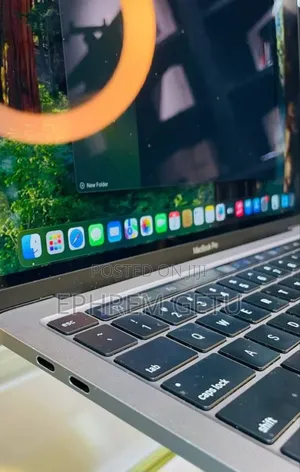 New Laptop Apple MacBook Pro M1 8GB Apple M1 Pro SSD 256GB