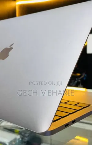 New Laptop Apple MacBook Pro M1 8GB Apple M1 Pro SSD 256GB