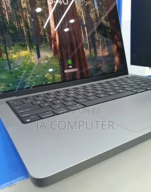 New Laptop Apple MacBook Pro M1 32GB Apple M1 Pro SSD 2T