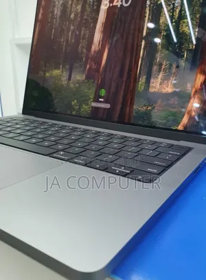 New Laptop Apple MacBook Pro M1 32GB Apple M1 Pro SSD 2T