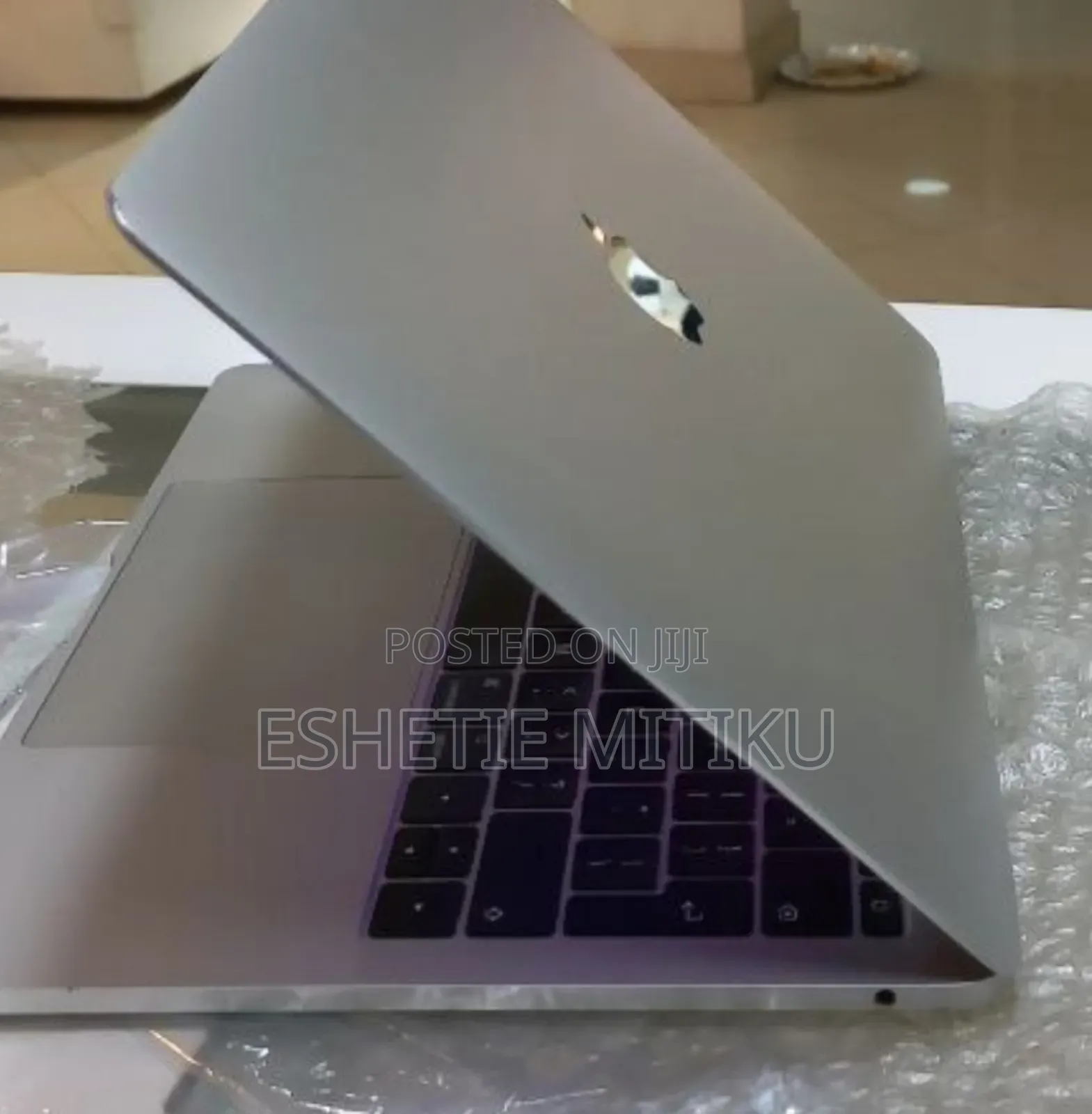 New Laptop Apple MacBook Pro 2017 8GB Intel SSD 512GB