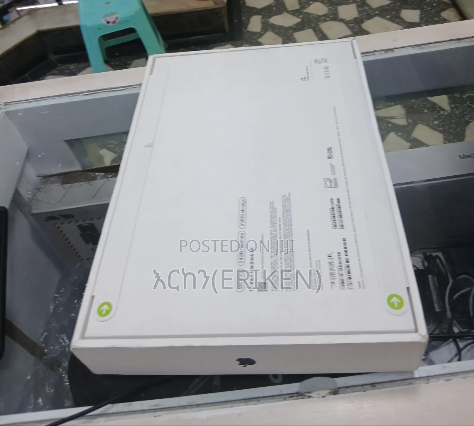 New Laptop Apple MacBook Air 2025 M4 13-Inch 16GB Apple M4 SSD 256GB