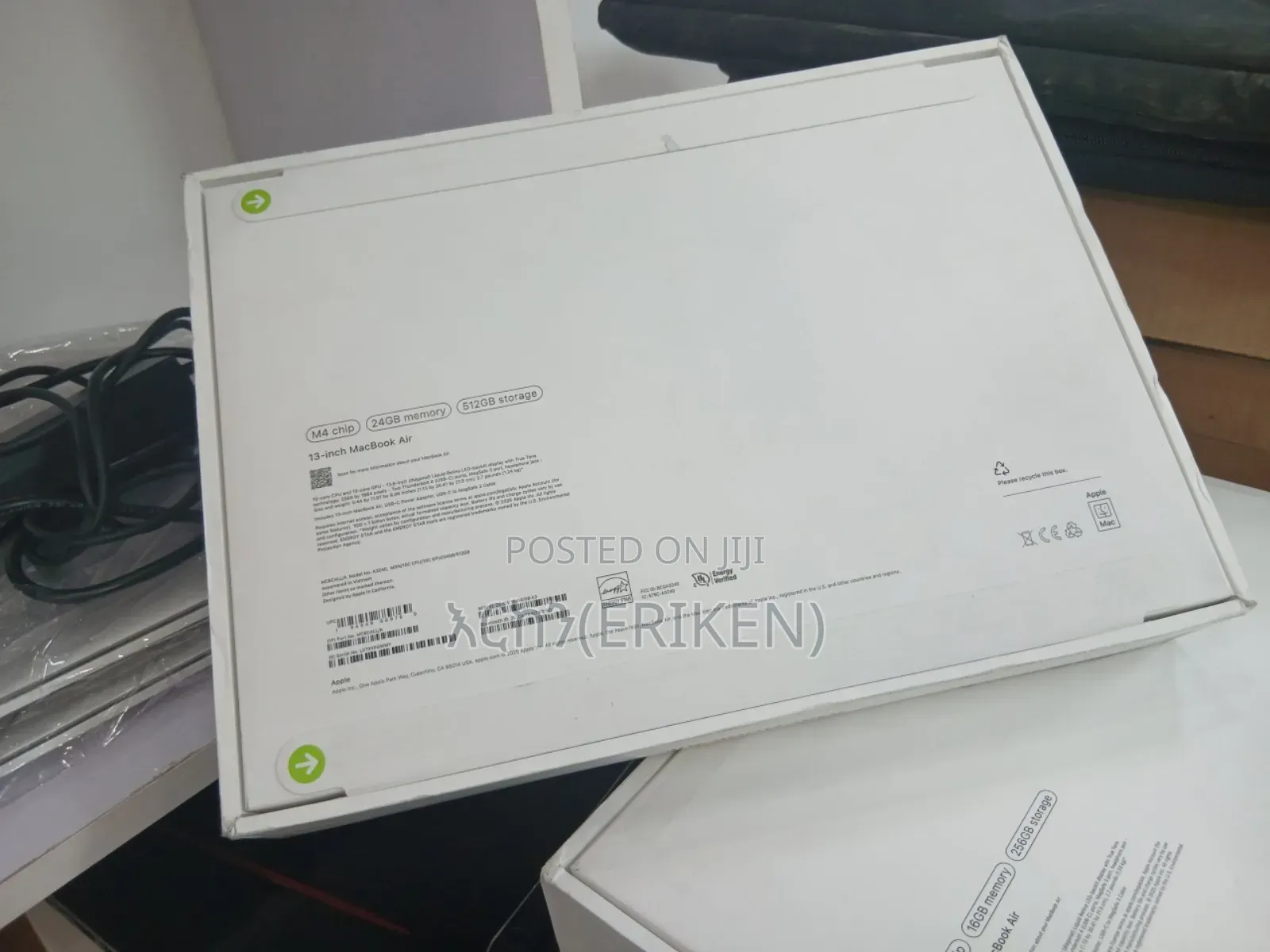 New Laptop Apple MacBook Air 2025 M4 13-Inch 16GB Apple M4 SSD 256GB