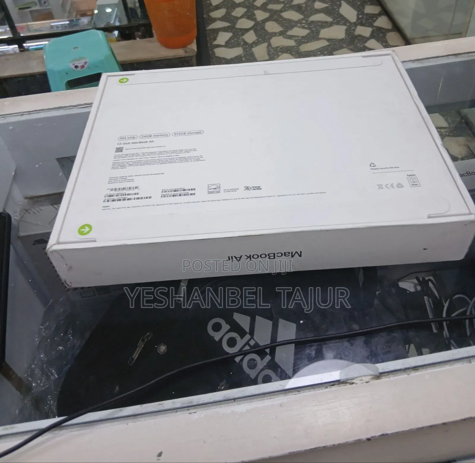 New Laptop Apple MacBook Air 2022 M2 16GB Intel Core I9 SSD 512GB