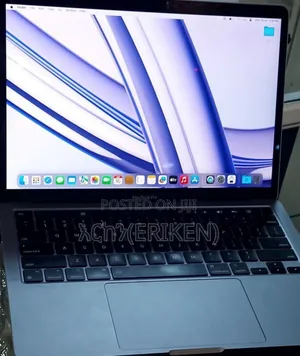 Photo - New Laptop Apple MacBook Pro 2022 M2 8GB Apple M2 SSD 256GB