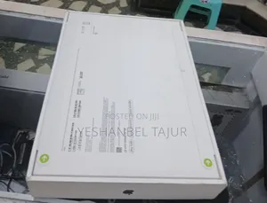 New Laptop Apple MacBook Air 2022 M2 16GB Intel Core I9 SSD 512GB