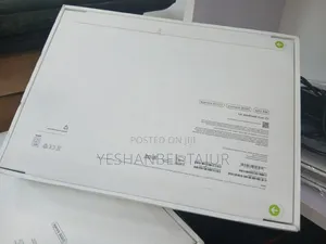 New Laptop Apple MacBook Air 2022 M2 16GB Intel Core I9 SSD 512GB