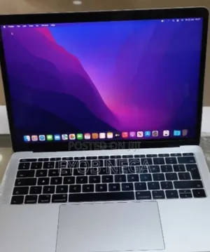 New Laptop Apple MacBook Pro 2017 8GB Intel Core I5 SSD 256GB