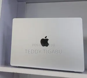 New Laptop Apple MacBook Pro 32GB Apple M1 SSD 2T