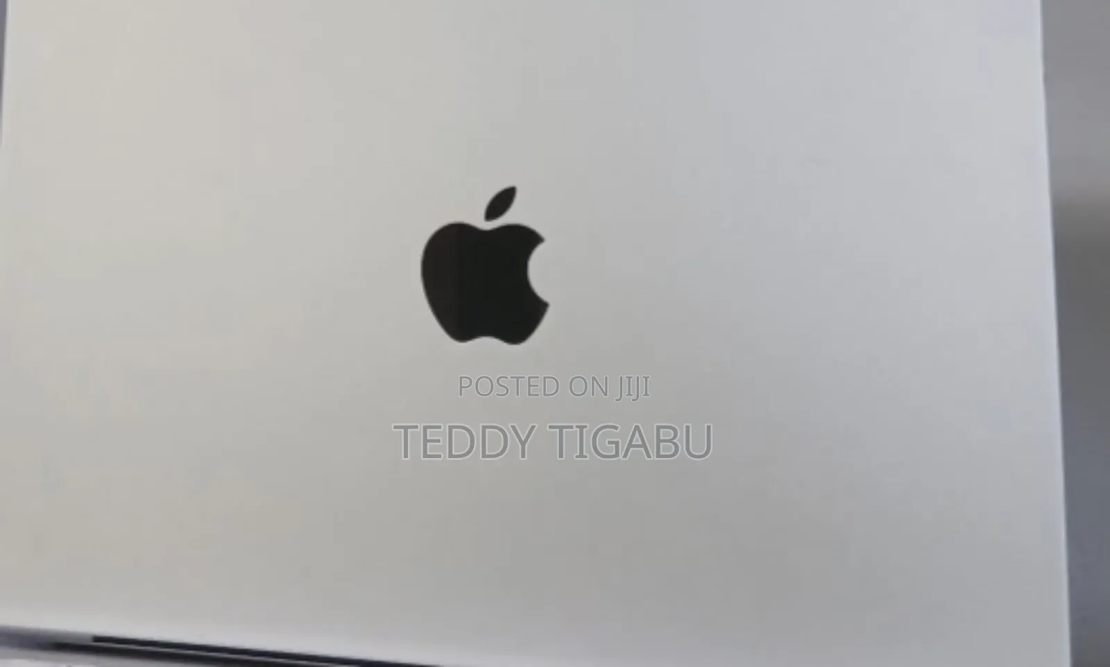 New Laptop Apple MacBook Pro 32GB Apple M1 SSD 2T