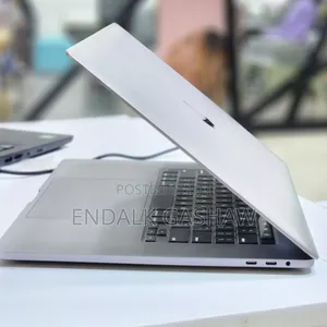 New Laptop Apple MacBook 2019 32GB Intel Core I9 SSD 1T