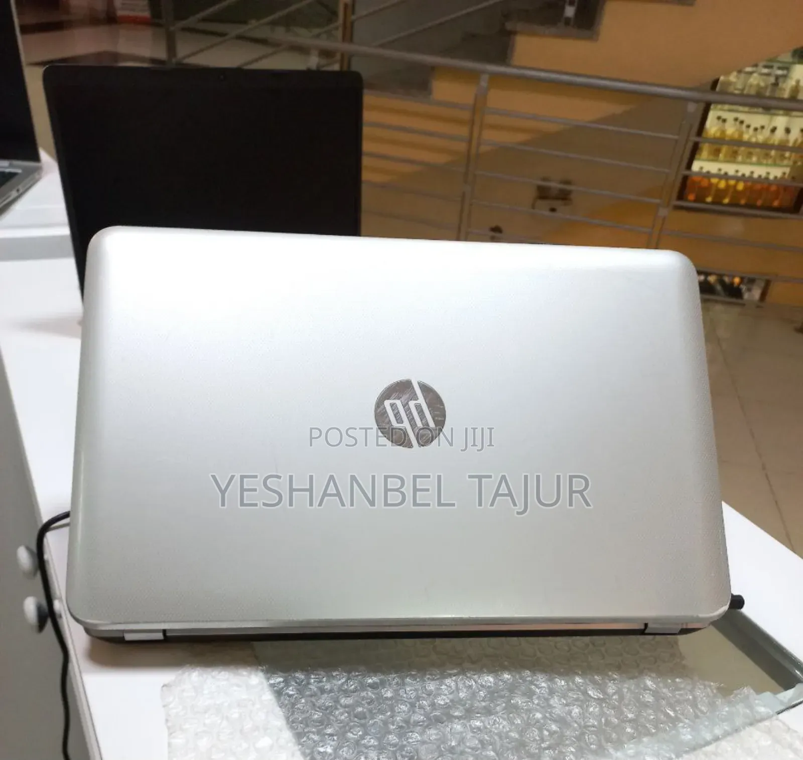 New Laptop HP Pavilion 10 4GB AMD A6 HDD 1T