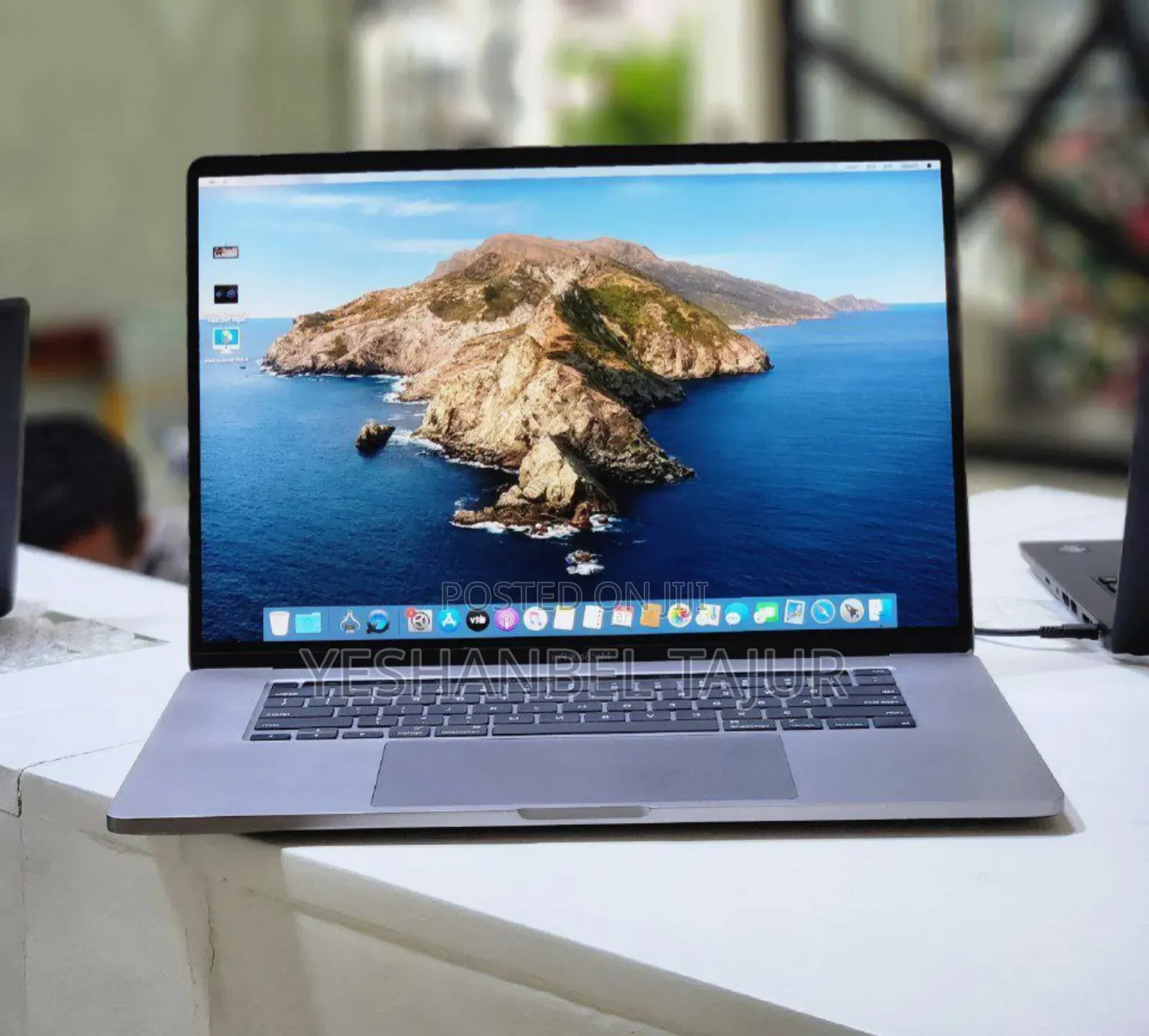 New Laptop Apple MacBook Pro 2019 32GB AMD Ryzen 7 SSD 1T