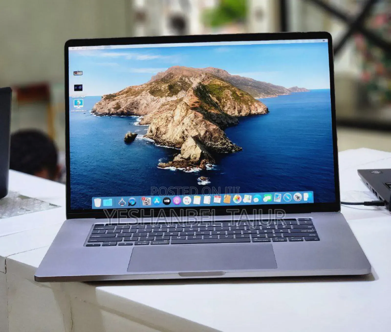 New Laptop Apple MacBook Pro 2019 32GB AMD Ryzen 7 SSD 1T