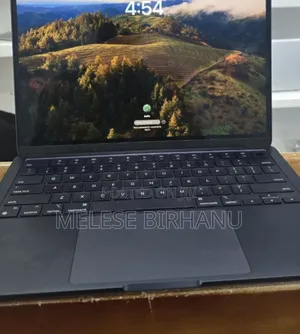 New Laptop Apple MacBook Air 2022 M2 8GB Apple M2 SSD 256GB