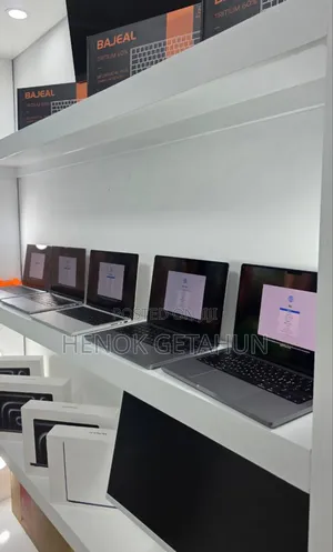 New Laptop Apple MacBook Pro M1 16GB Apple M1 Pro SSD 1T