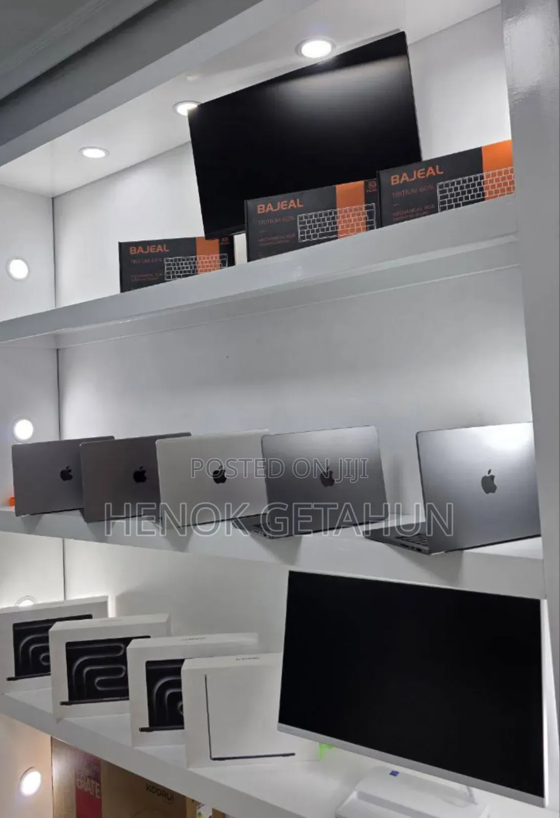 New Laptop Apple MacBook Pro M1 16GB Apple M1 Pro SSD 1T