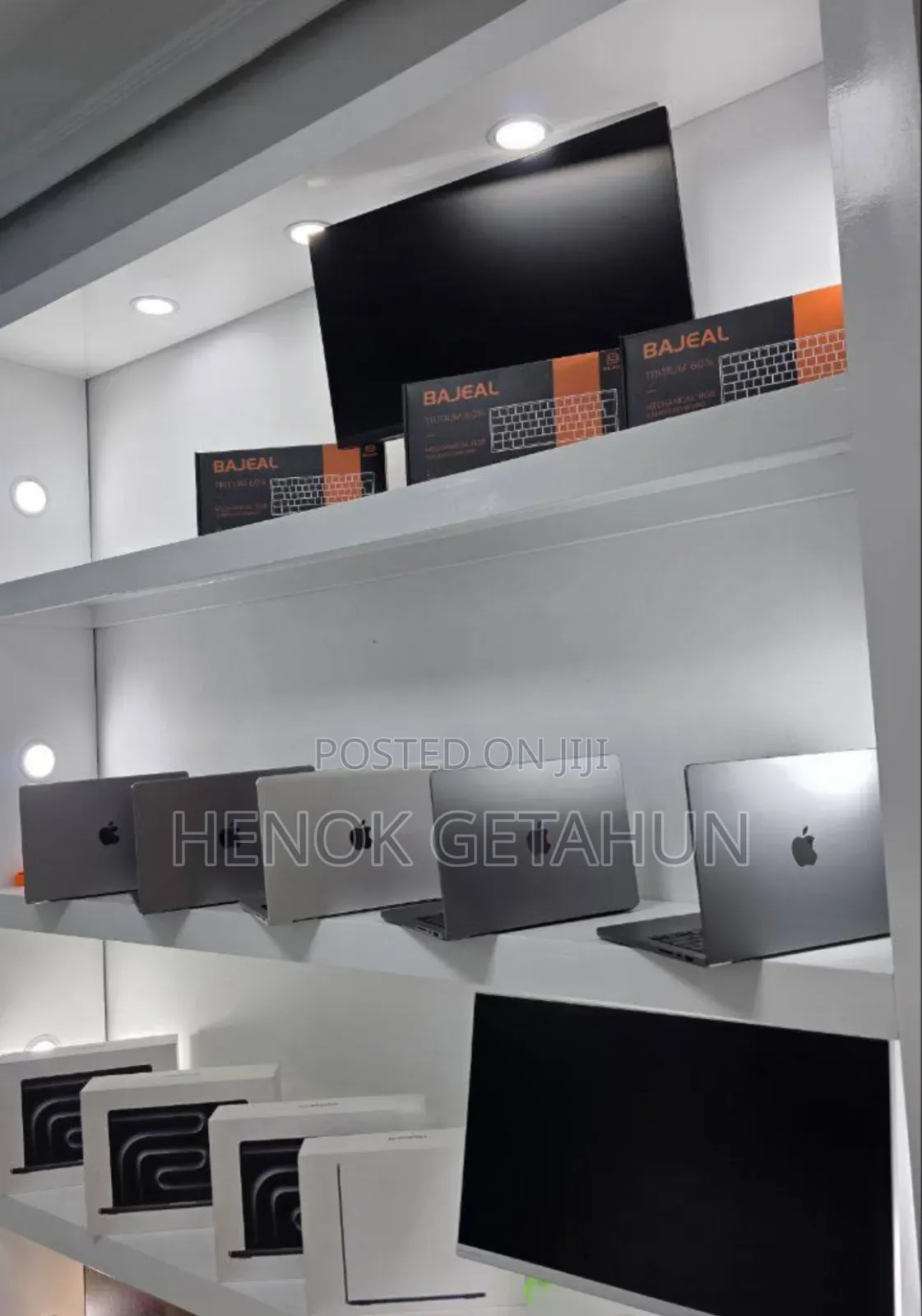 New Laptop Apple MacBook Pro M1 16GB Apple M1 Pro SSD 1T