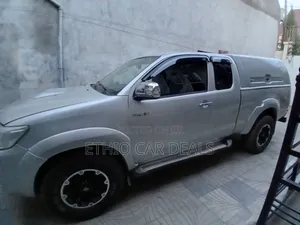 Toyota Hilux 2012 Gold