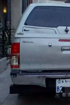 Toyota Hilux 2012 Gold