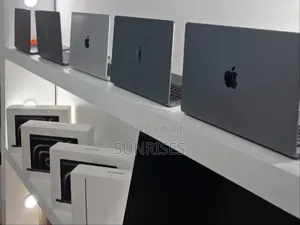 New Laptop Apple MacBook Pro M1 16GB Apple M1 Pro SSD 1T