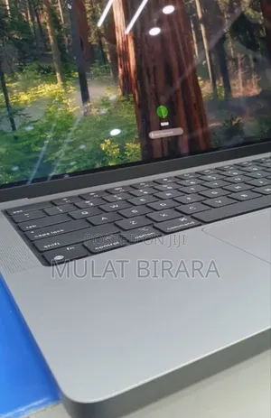 New Laptop Apple MacBook Pro M1 32GB Apple M1 Pro SSD 2T